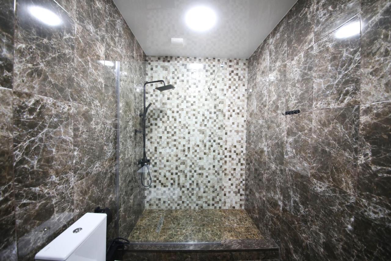Hotel Panoramic Kutaiszi Kültér fotó