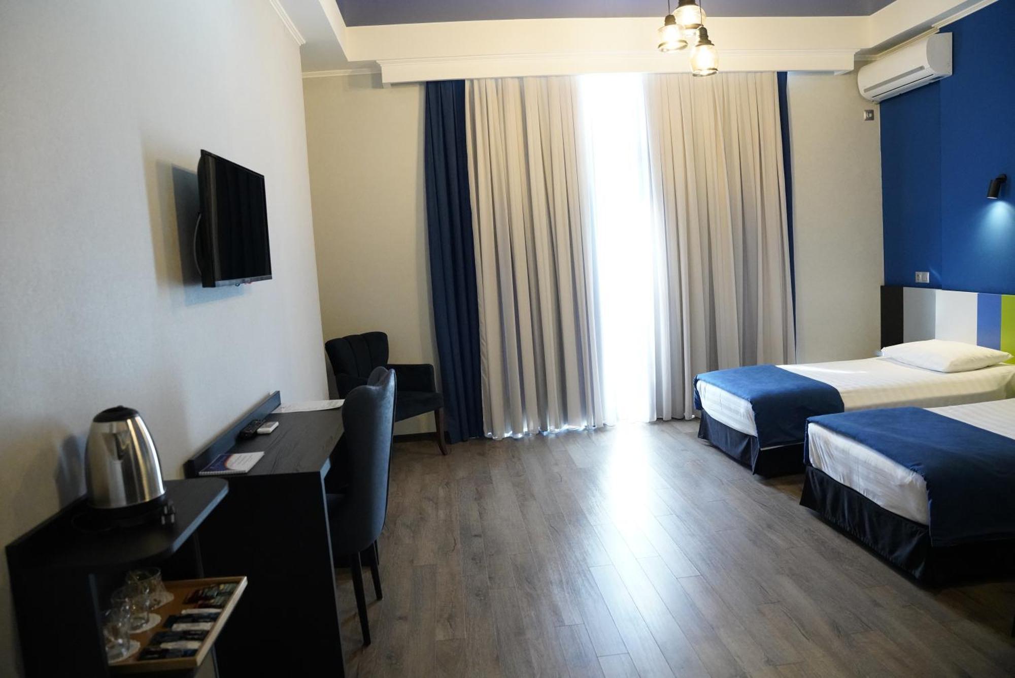 Hotel Panoramic Kutaiszi Kültér fotó